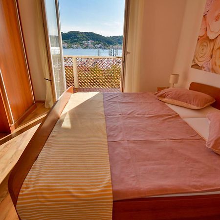 Apartmani Jasmina Supetarska Draga Bagian luar foto